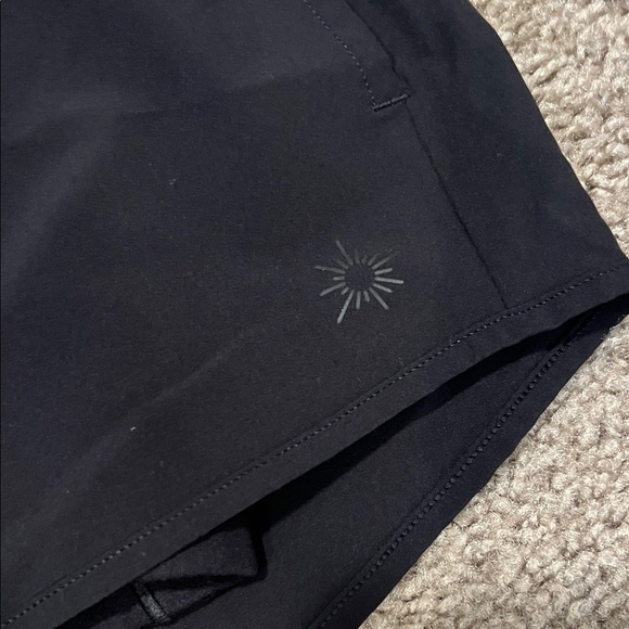 Aerie Women's Black Shorts - Picture 3 of 5